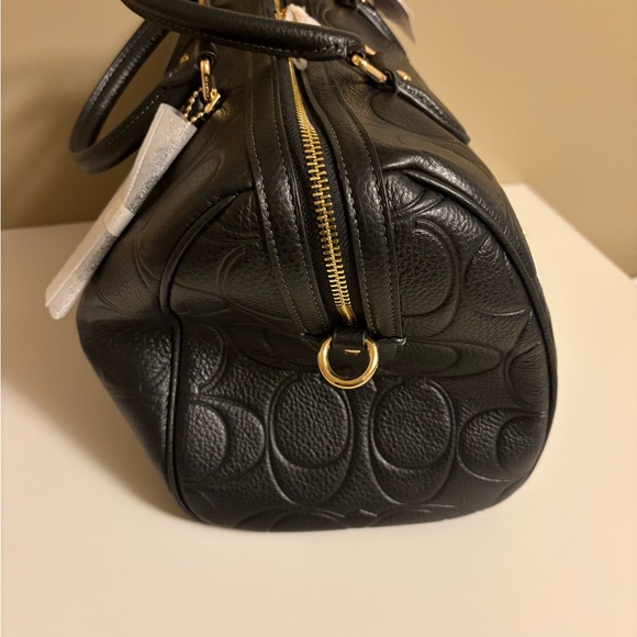 Coach Rowan - Picture 4 of 5